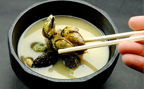 亀の手と呼ばれる磯もののお味噌汁 亀の手と呼ばれる磯もののお味噌汁。