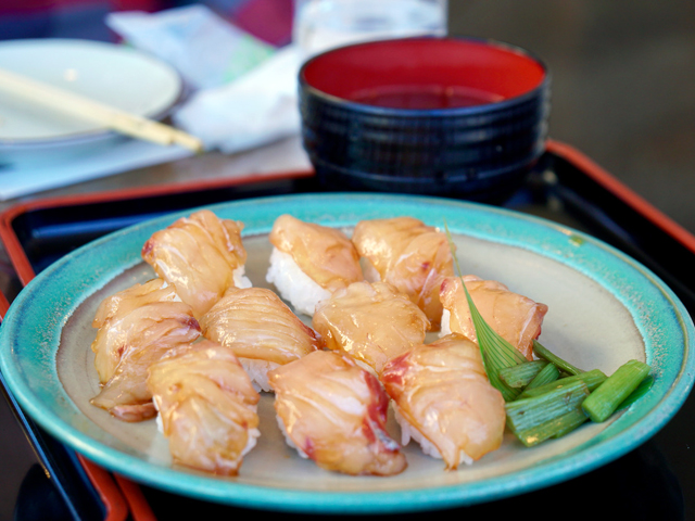 目鯛を使ったべっ甲寿司
